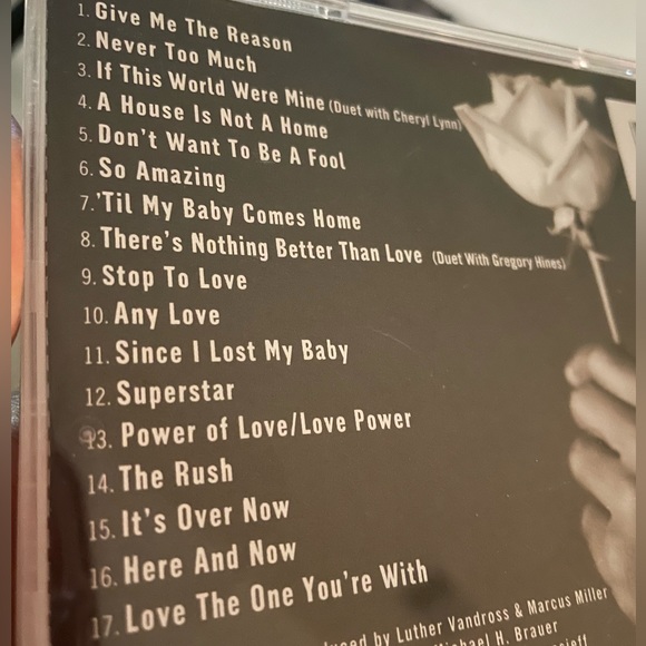 Luther’s “The Ultimate Luther Vandross” CD his greatest hits album released 2001 - Picture 5 of 5